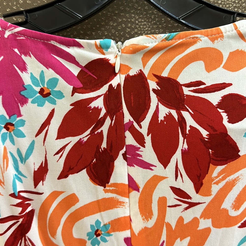 🔥🔥🔥NEW Maggy London Sleeveless Twist Front Midi Floral Dress - Picture 9 of 11